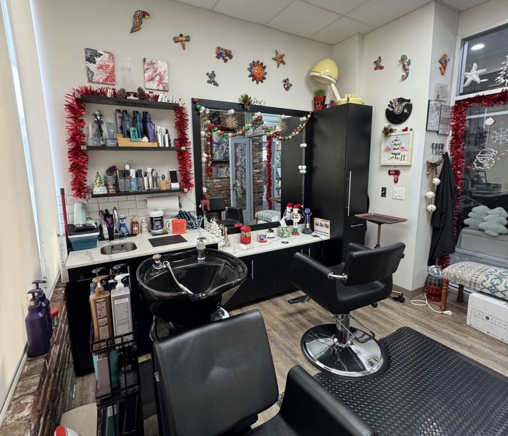 learn from these wellness tips for energy management to maximize your stylist self-care. The Suites Spot is the top provider of salon suites in Los Alamitos and Los Angeles. Offering beauty professionals luxury salon suites for rent in Miracle Mile and Los Alamitos for an affordable price to run their individual beauty business. Hair stylists, nail techs, and many more professionals can find the new home for their business in our salon studios in Miracle Mile. hair salon suites for rent in Los alamitos, Los Angeles salon for rent, salon suites near beverly hills, salon studios in Los Alamitos, salon suites near Hollywood, Miracle Mile hair salon suites, Los Angeles Salon Suites. 