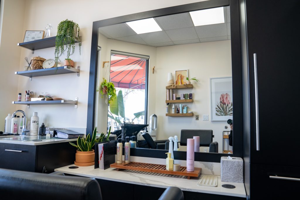 Learn the startup costs for starting your beauty business in salon suites in Miracle Mile. The Suites Spot is the best salon suites in Los Angeles and Los Alamitos. They are home to many successful beauty professionals and continue to offer a home for more beauty businesses. Salon suites in Los Angeles, Los Alamitos salon for rent, salon studios in Los Alamitos, salon suites near Long Beach, Miracle mile salon for rent, Miracle Mile salon studios. 