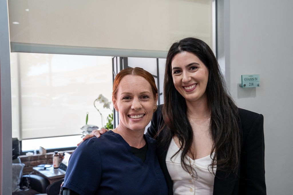 The Suites Spot is the top rated salon suites in Miracle Mile. Offering beauty professionals the best salon suites in Los Angeles for rent to run their individual beauty business. Hair stylists, estheticians, massage therapists, med spa techs, injectable nurses, and so many more can rent a Miracle Mile salon suite. Los Angeles salon suites, salon suites in LA, LA salon suites, Miracle Mile salon studios, salon studios for rent in Miracle Mile, Los Angeles salon studios. suite checklist, opening business, Miracle Mile, beauty essentials