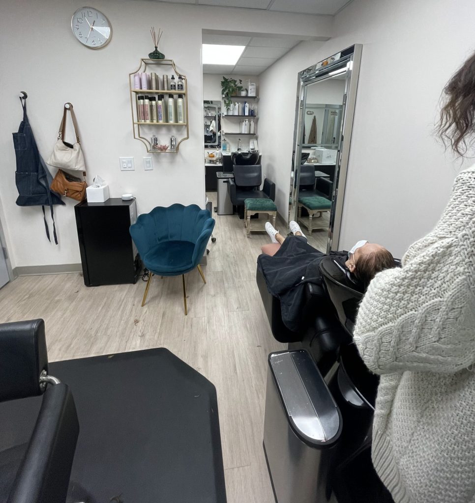 Elevate your salon suite design with budget decoration to transcend your brand identity and client experience. Salon suites for rent in Los Alamitos, CA with The Suites Spot.