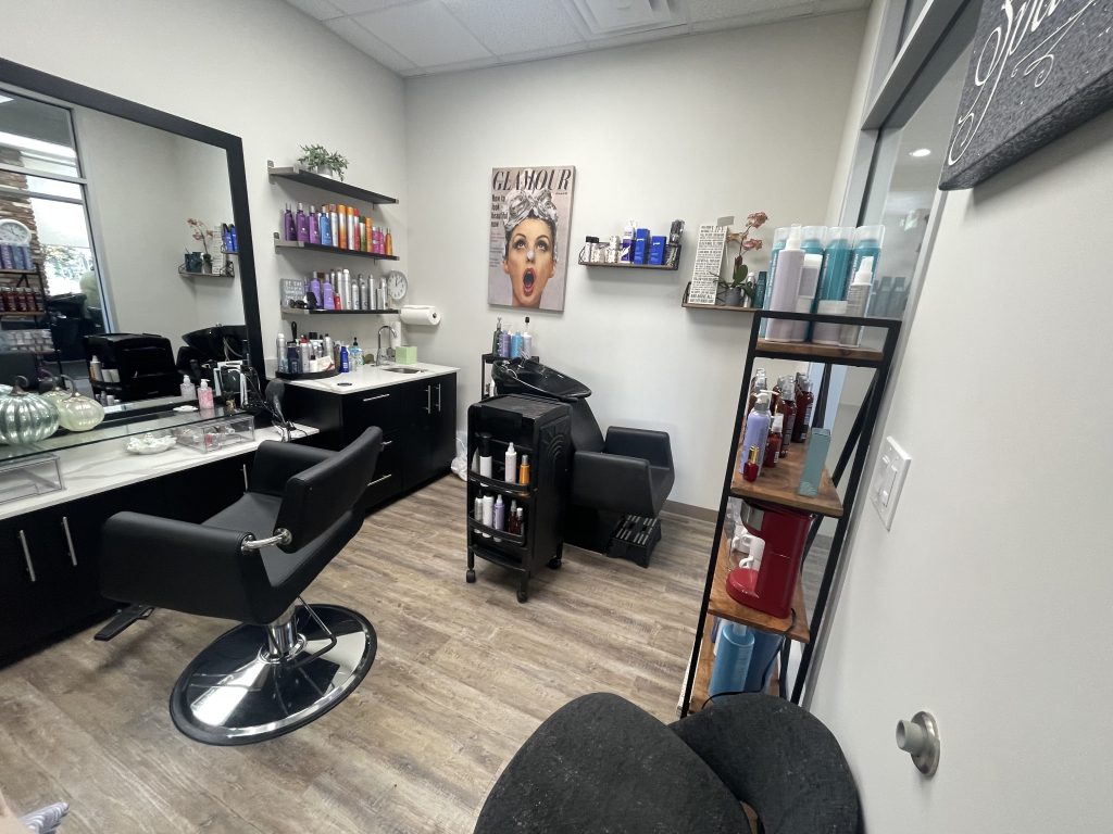 Learn how boosting you personal styling brand with these signature techniques can help your brand identity and client attraction. The Suites Spot is the best salon suites in the Los Alamitos, offering beauty professionals Los Alamitos salon suites for rent to run their individual beauty businesses. Miracle Mile salon suites, Los Alamitos salon studios for rent, Miracle Mile salon for rent, Hair salon suites in Los Alamitos. 