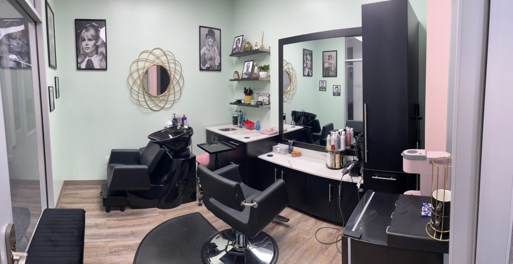 By taking advantage of salon photography tips, you can help boost your visual marketing with amazing social media content. This help beauty professionals renting salon suites in Los Alamitos. The Suites Spot is the top rated salon suite provider in the Orange County area and Los Angeles. Offering salon suites in Los Alamitos and Salon studios in Los Angeles, fairfax salon rental spaces, fairfax salon for rent.