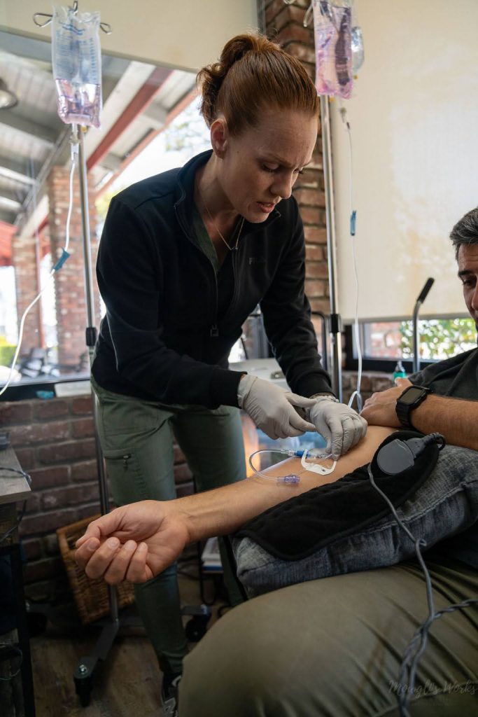 The Suites Spot is the top rated salon suites in Miracle Mile. Offering beauty professionals the best salon suites in Los Angeles for rent to run their individual beauty business. Hair stylists, estheticians, massage therapists, med spa techs, injectable nurses, and so many more can rent a Miracle Mile salon suite. Los Angeles salon suites, salon suites in LA, LA salon suites, Miracle Mile salon studios, salon studios for rent in Miracle Mile, Los Angeles salon studios. goal setting, 2026 goals, Los Angeles salon suite