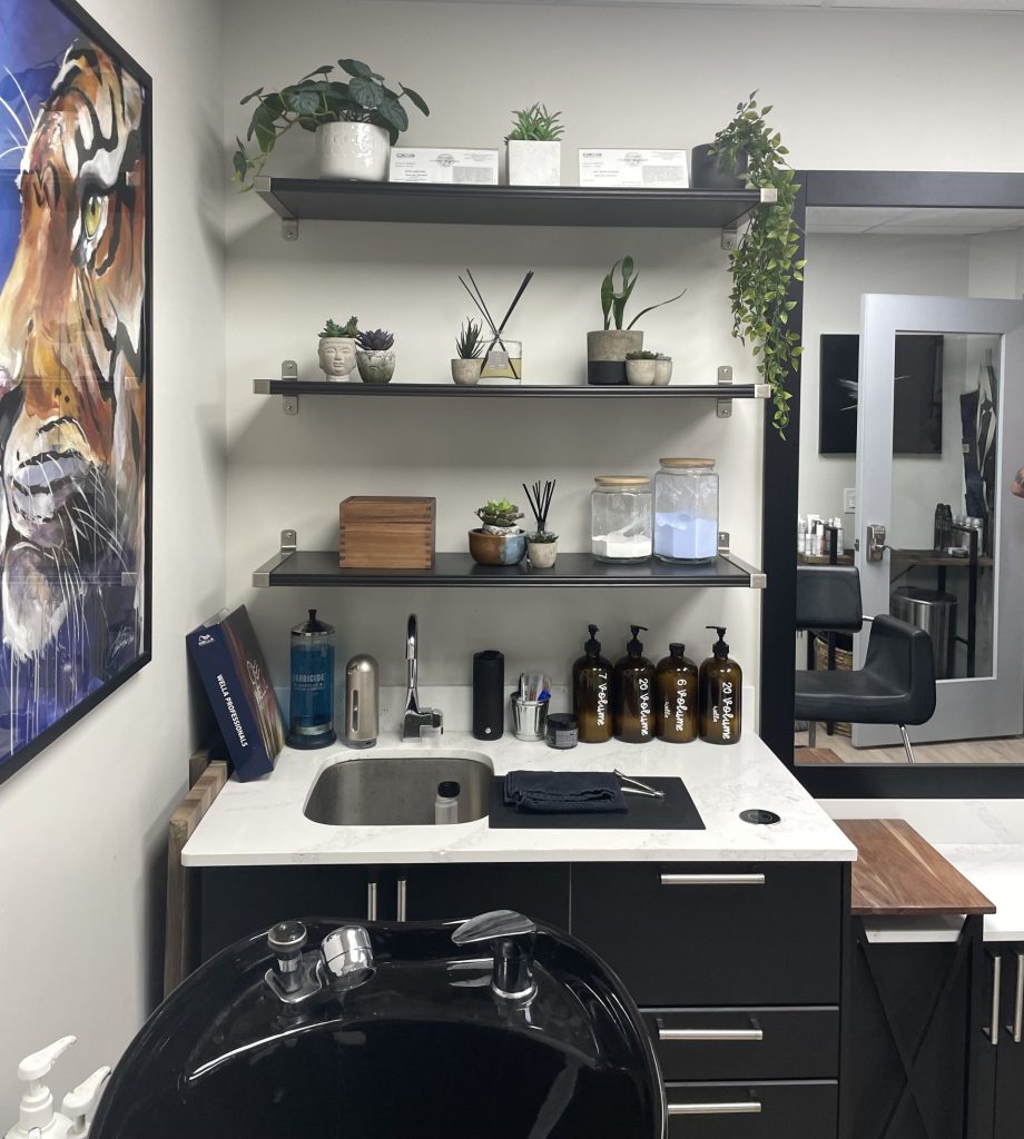 Learn the startup costs for starting your beauty business in salon suites in Miracle Mile. The Suites Spot is the best salon suites in Los Angeles and Los Alamitos. They are home to many successful beauty professionals and continue to offer a home for more beauty businesses. Salon suites in Los Angeles, Los Alamitos salon for rent, salon studios in Los Alamitos, salon suites near Long Beach, Miracle mile salon for rent, Miracle Mile salon studios. 