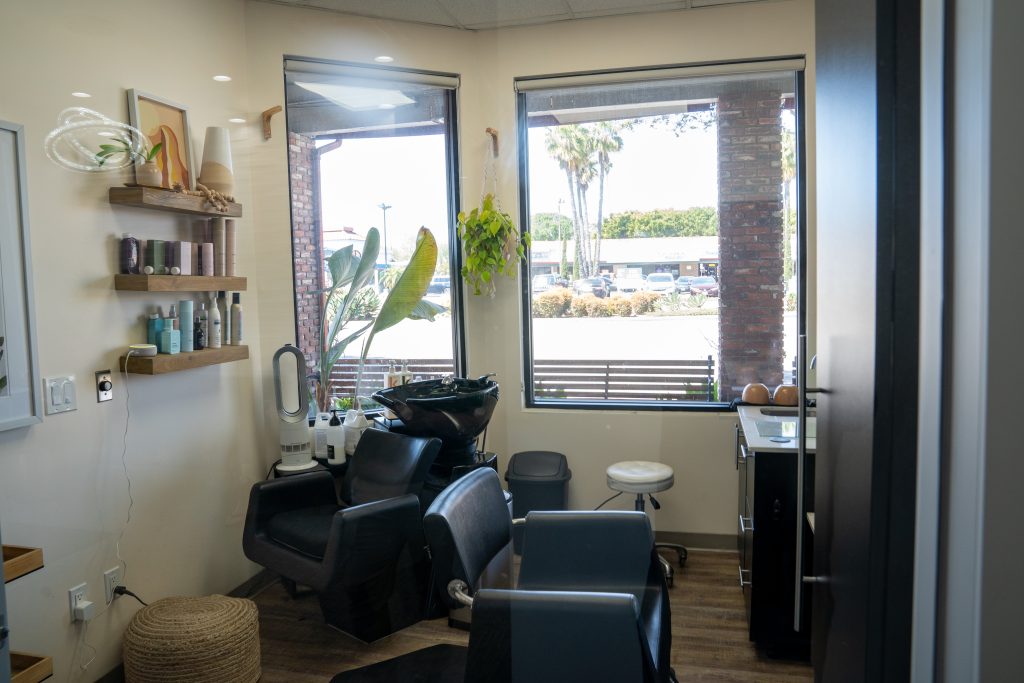Achieve a thriving stylist work-life balance with schedule optimization, better business efficiency for your self-care. The Suites Spot is the premiere salon suites for rent business in Los Alamitos and Los Angeles. Hair salon suites for rent.