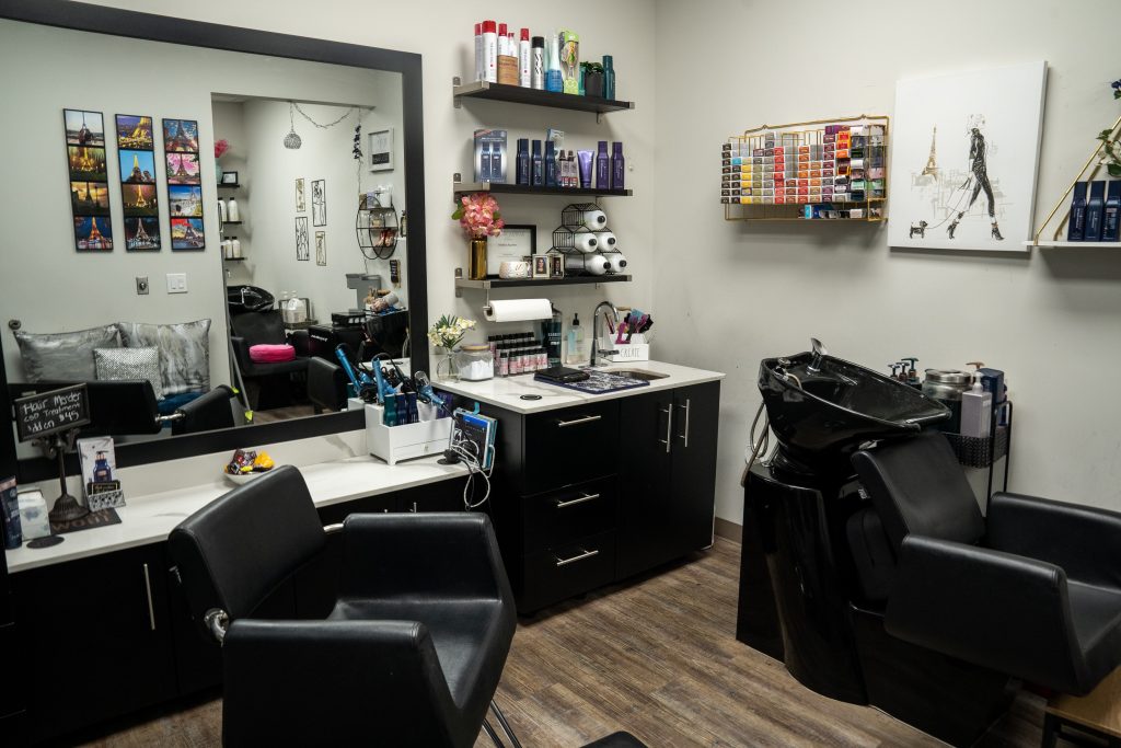 The Suites Spot is the top rated salon suites in Miracle Mile. Offering beauty professionals the best salon suites in Los Angeles for rent to run their individual beauty business. Hair stylists, estheticians, massage therapists, med spa techs, injectable nurses, and so many more can rent a Miracle Mile salon suite. Los Angeles salon suites, salon suites in LA, LA salon suites, Miracle Mile salon studios, salon studios for rent in Miracle Mile, Los Angeles salon studios. salon branding, unique brand identity, Miracle Mile salon suite